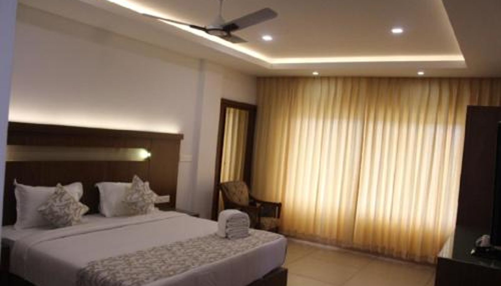 Room - The Lake View Munnar