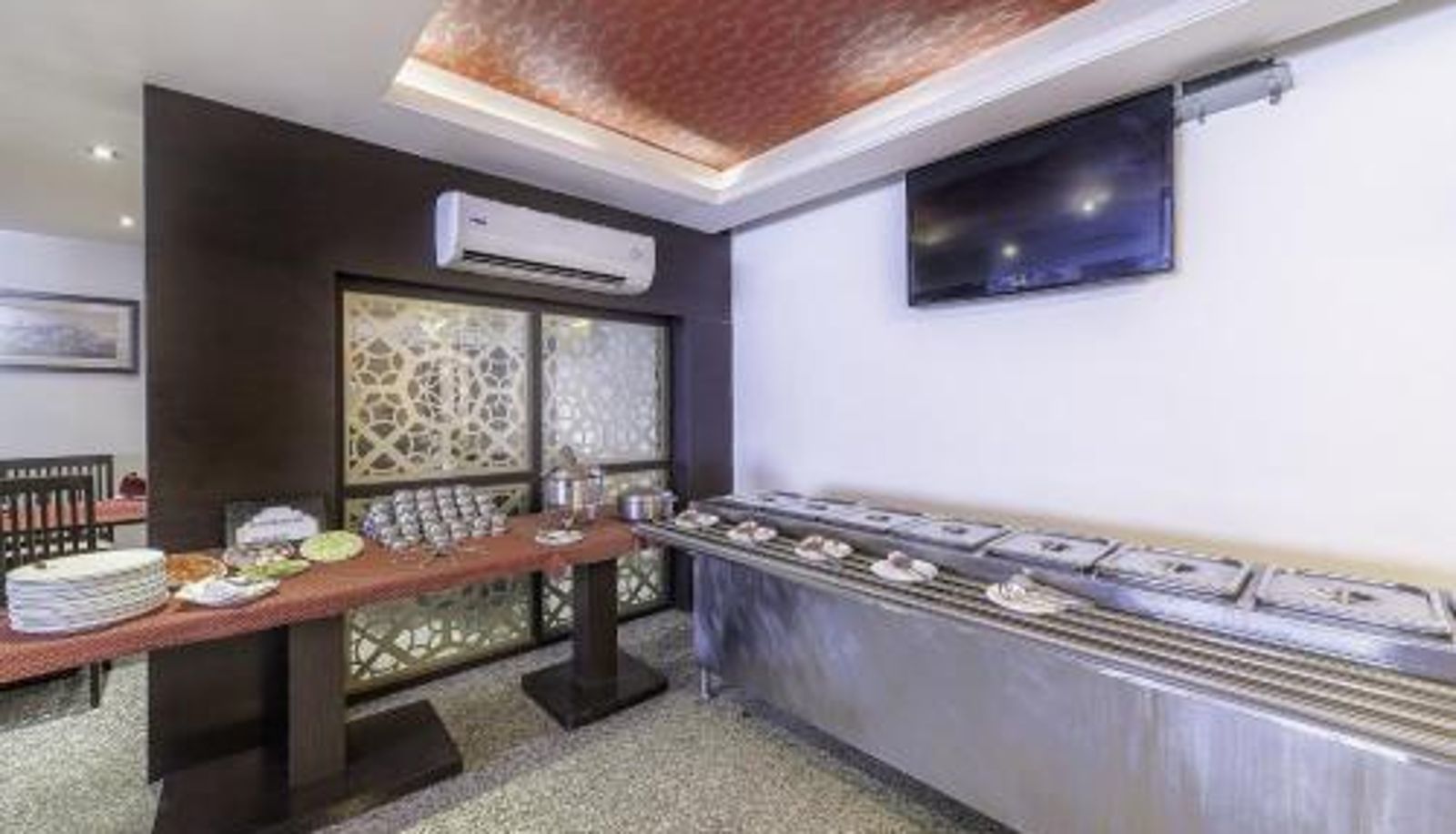 Sala prima colazione all'interno del ristorante - Hotel Raya Inn