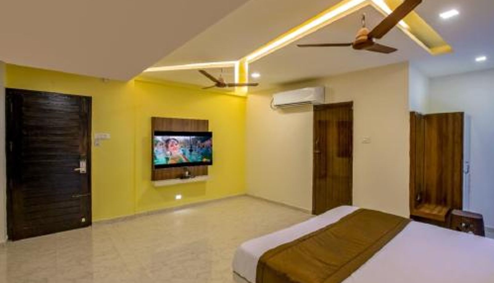 Room - IVY RESIDENCY