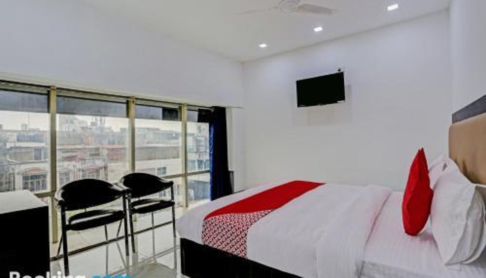 Triple room - OYO Flagship Red Apple Homes