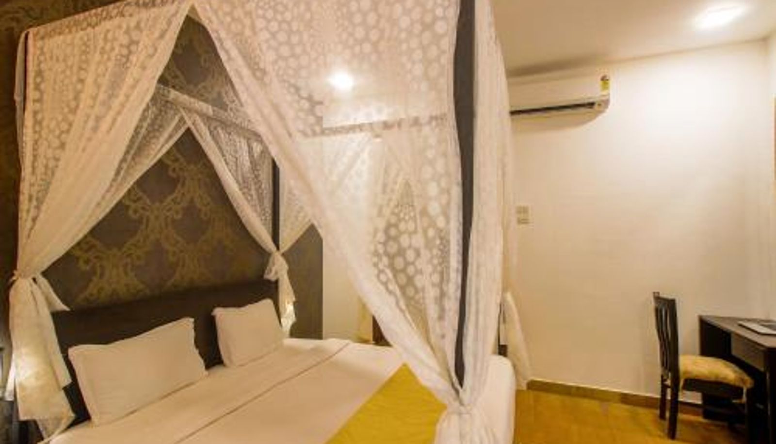Zimmer - Near Anjuna Beach Verandah - A Beautiful Story
