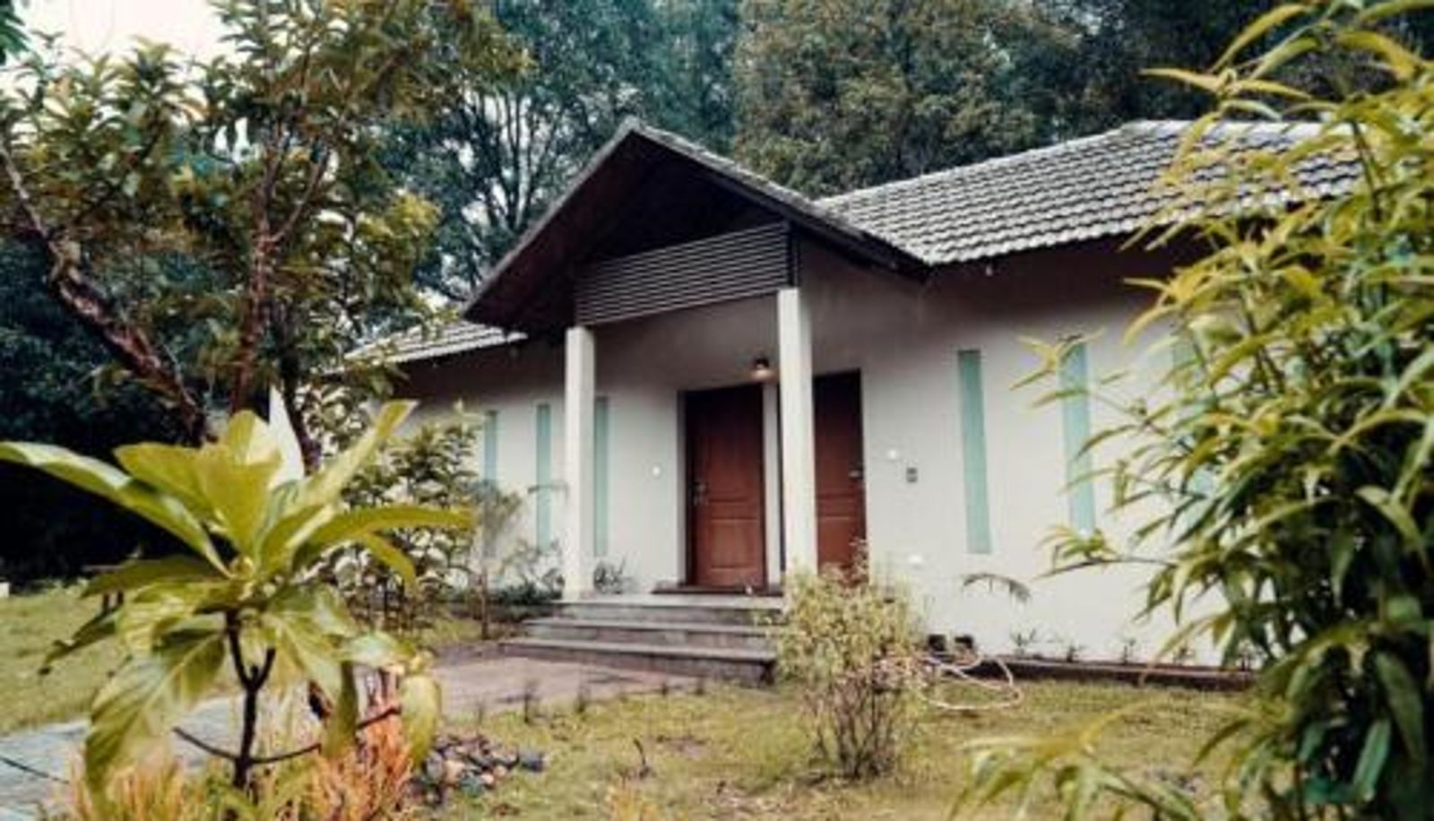 Area esterna dell'hotel - Abad Brookside Wayanad