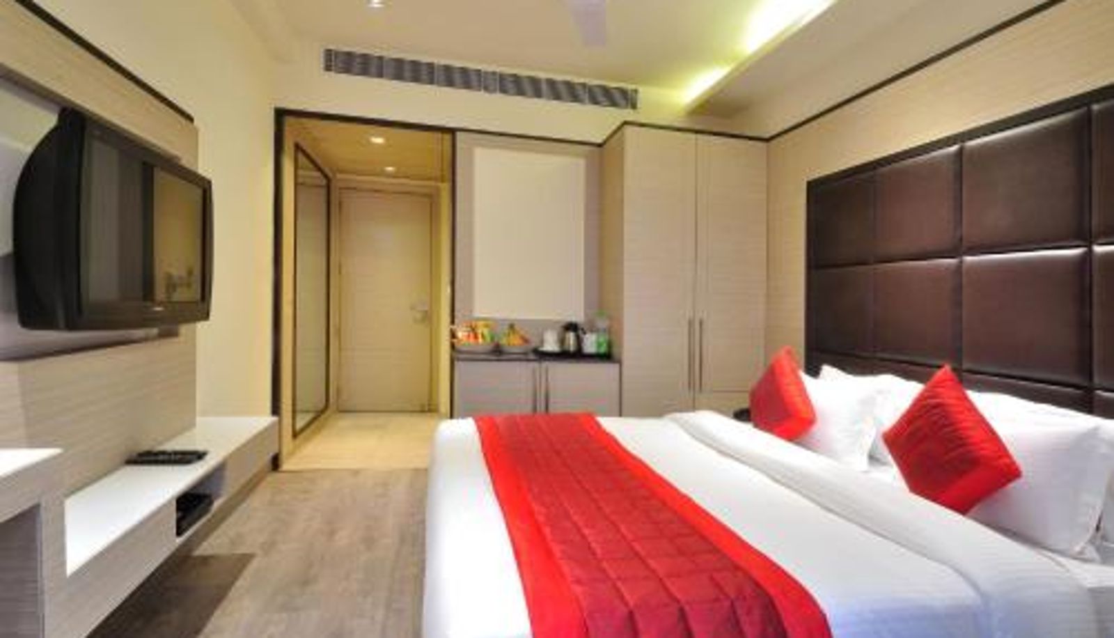 Zimmer - Hotel Royal Grand - Opposite Axis Bank East Patel Nagar