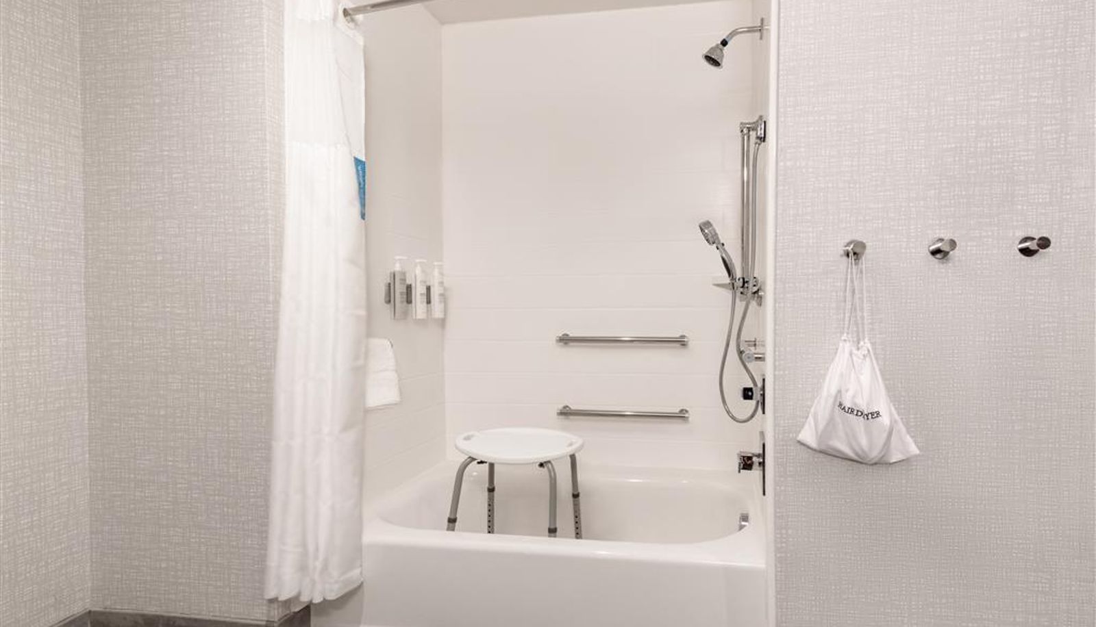 Zimmer - Hampton Inn by Hilton Needles