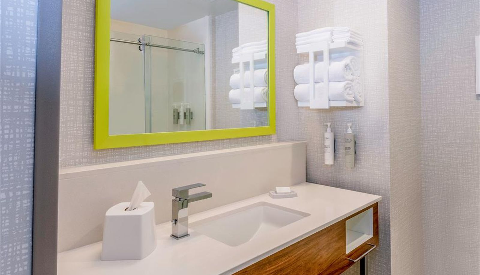 Room - Hampton Inn by Hilton Needles