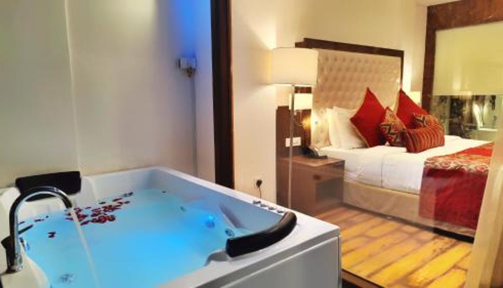 Habitación - Royale Retreat Hotel & Spa Near Mall Road
