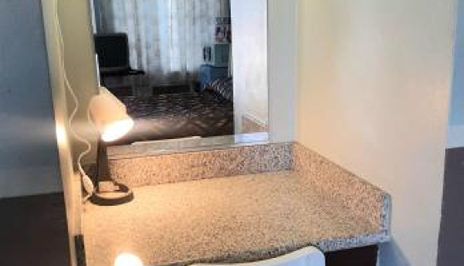 Zimmer - HARRY'S MAN CAVE - A Vintage Motel on the Historic 395 route - The New Star Motel Experience