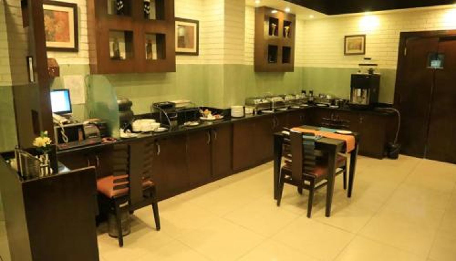 Ontbijtzaal in het restaurant - Hotel Comfort Inn Bl