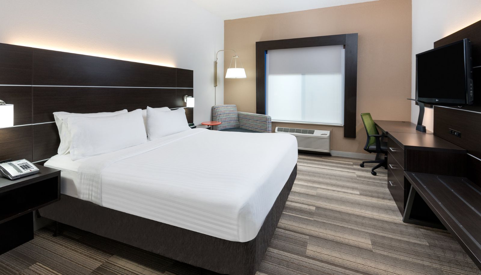 Room - Holiday Inn Express HILLSVILLE by IHG