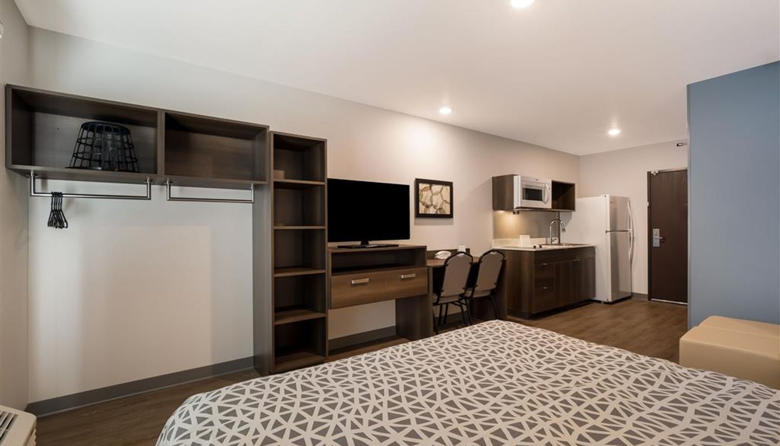 Room - WoodSpring Suites Moreno Valley