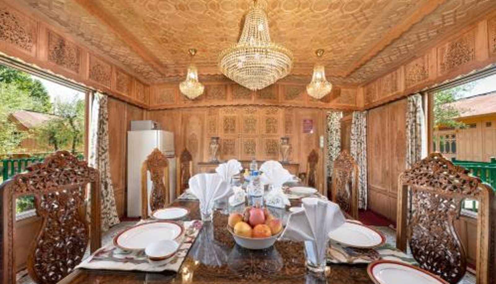 Breakfast room within the restaurant - WelcomHeritage Gurkha Houseboats
