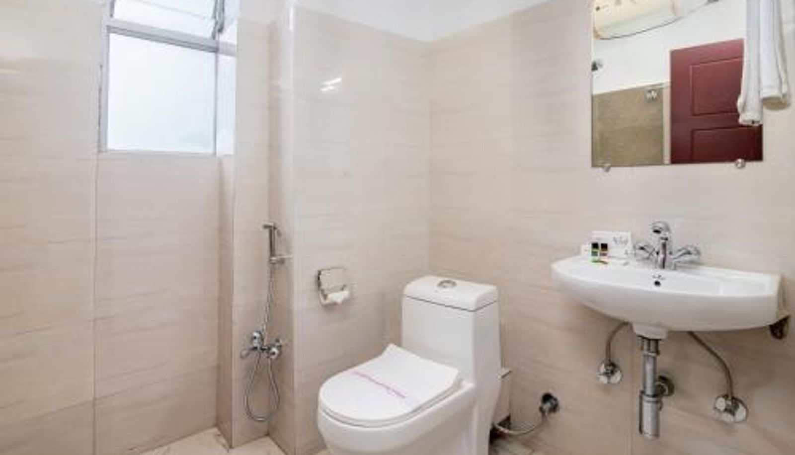 Badezimmer - Muscatel Roma - 400 Mts from Mall Road