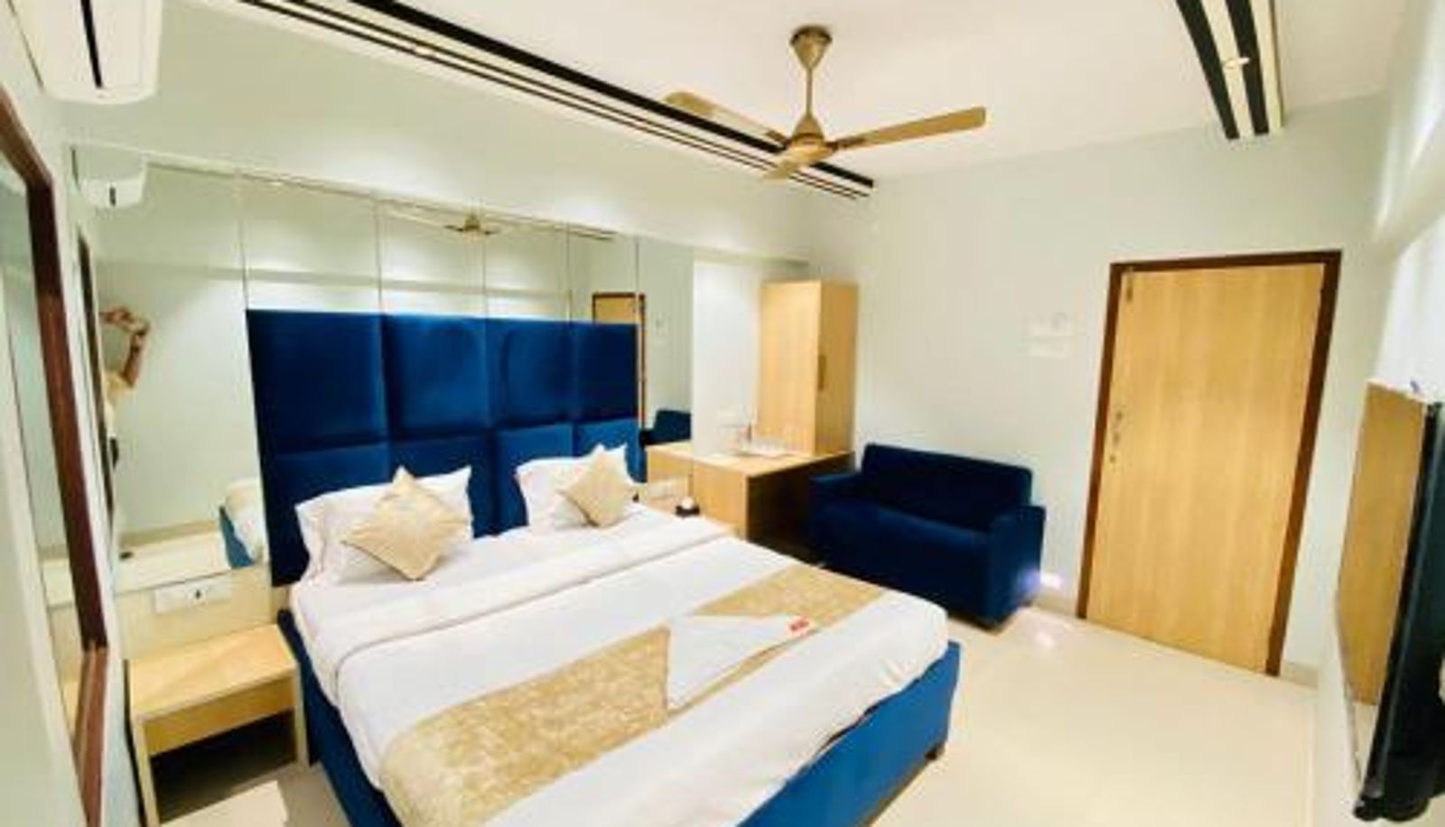 Room - Hotel Vashi Inn