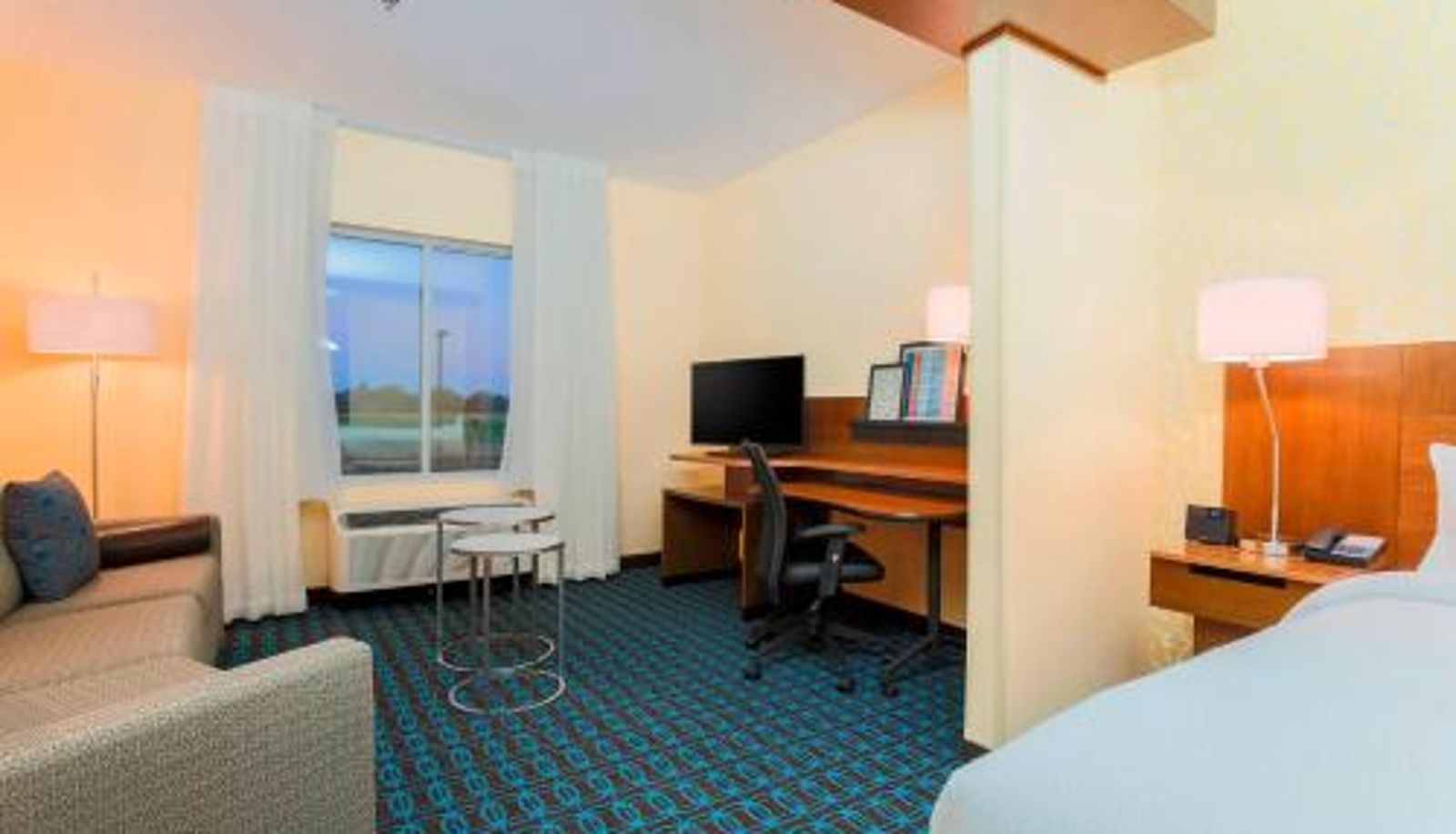 Room - Fairfield Inn & Suites by Marriott Pleasanton