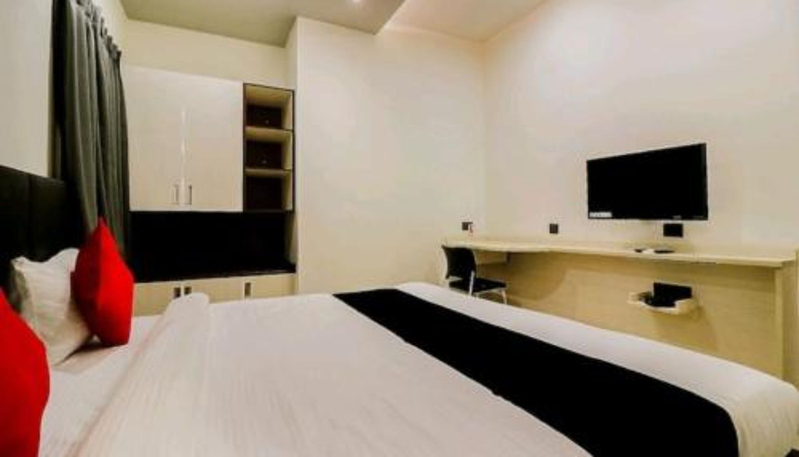 Room - Hotel Nikhil Regency