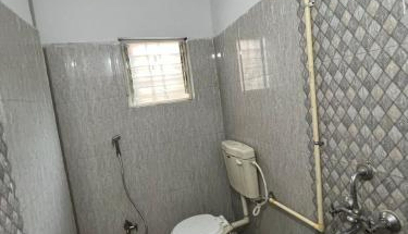 Bathroom - Hotel Sayba Inn - Budget Stay!