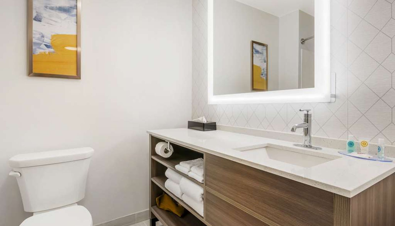 Camera - Comfort Inn Kendallville East