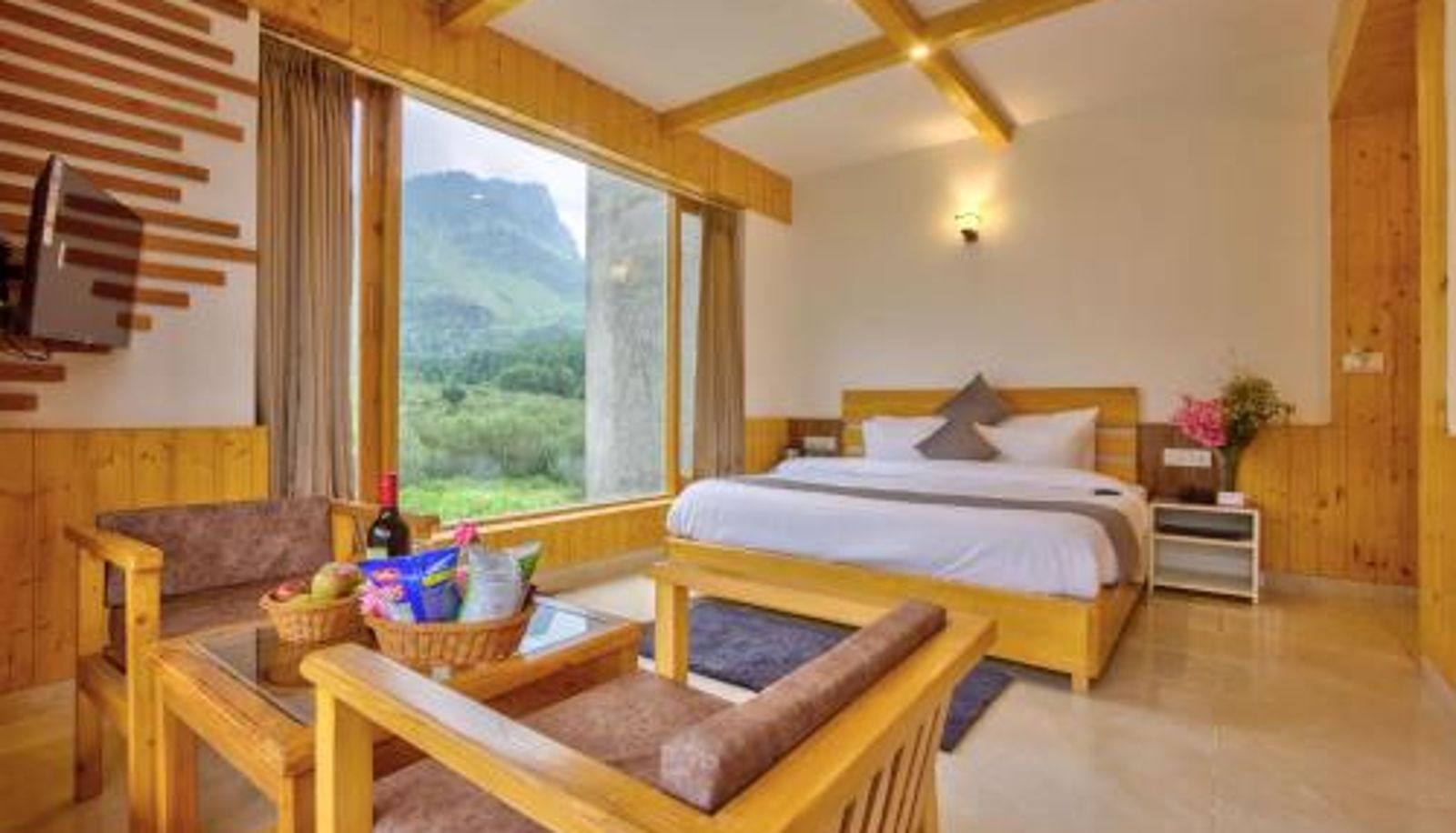 Room - La Aero Resort Home in Snow Mountains