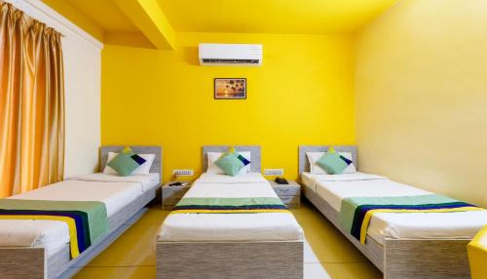 Room - Near Mysore Palace Treebo Four Seasons
