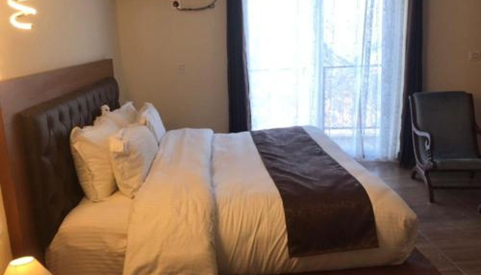 Room - Icebergs Mussoorie - A Boutique stay and 24 hrs roof top cafe