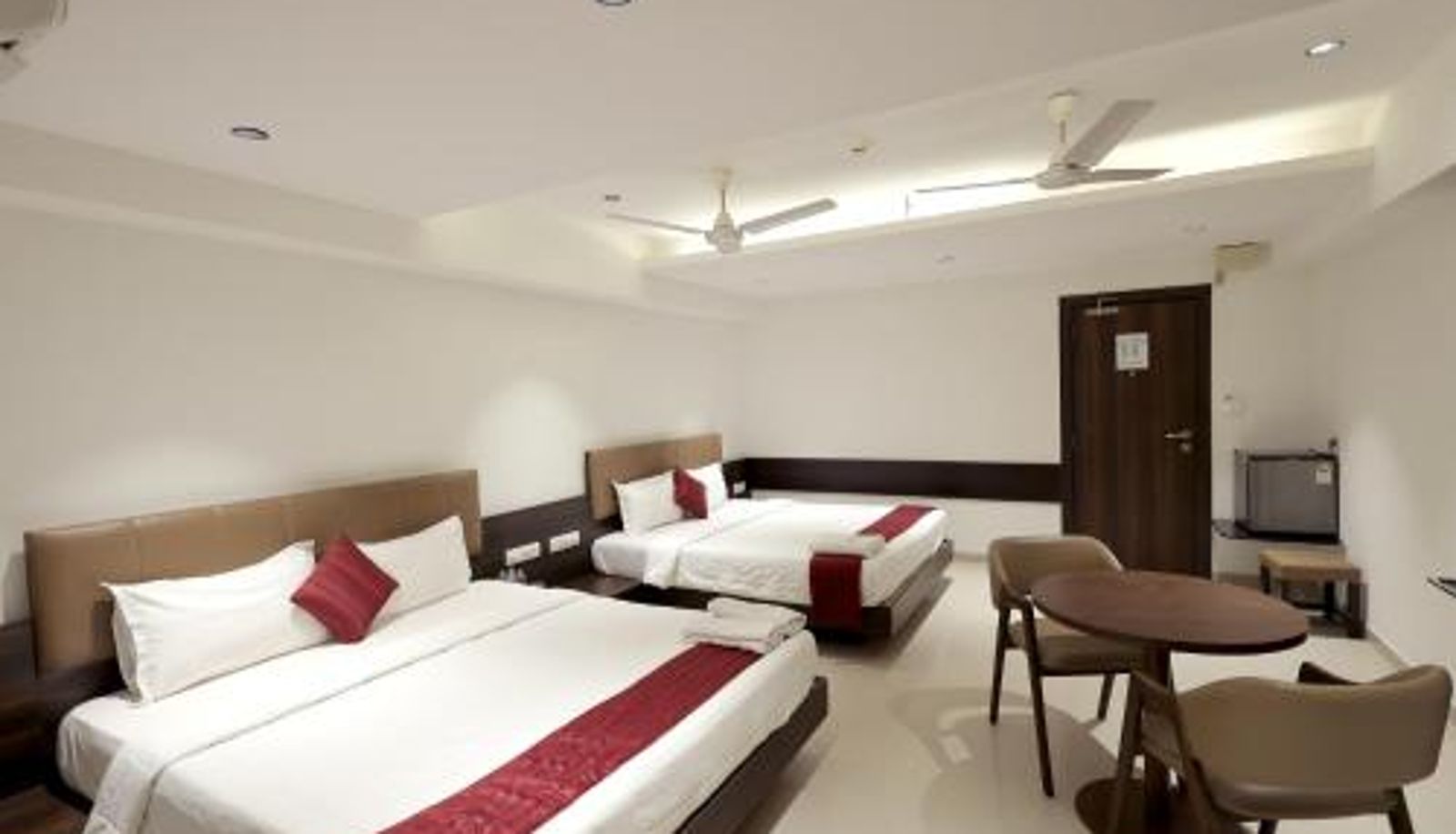 Room - Piplod City Centre Surat Hotel Shagun
