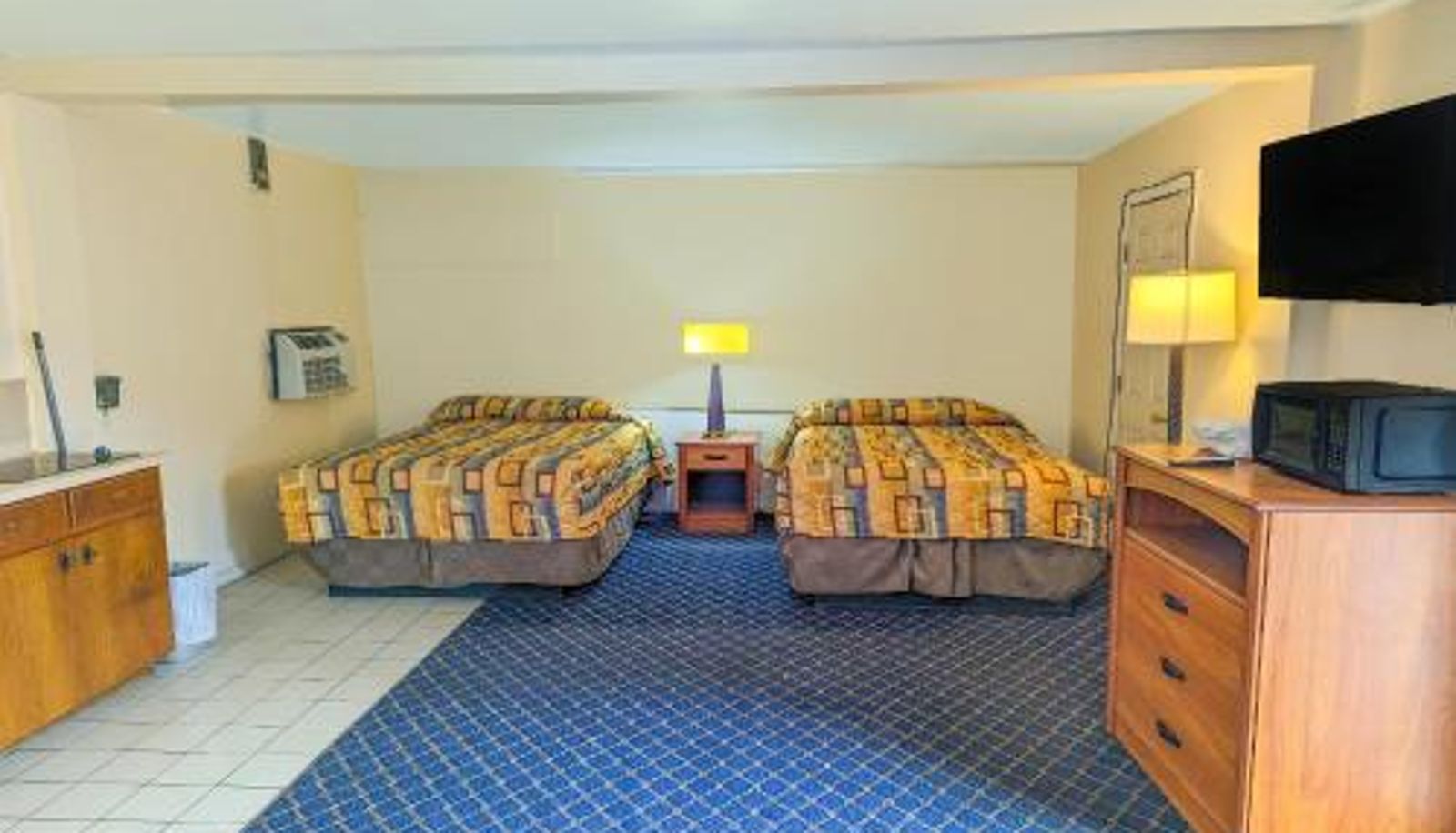Room - Economy Inn Kingsville
