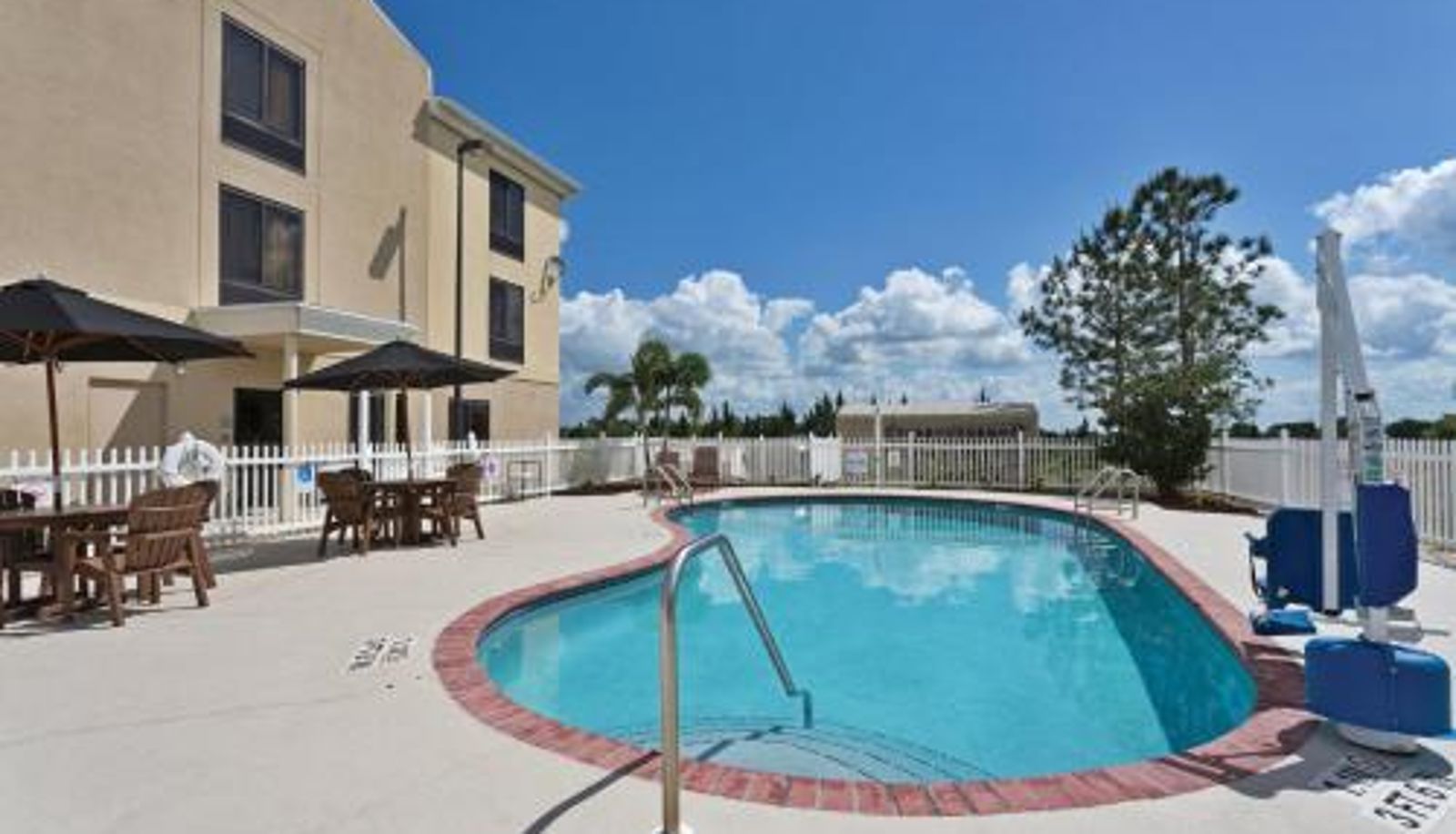 Piscine - Holiday Inn Express & Suites Sebring by IHG