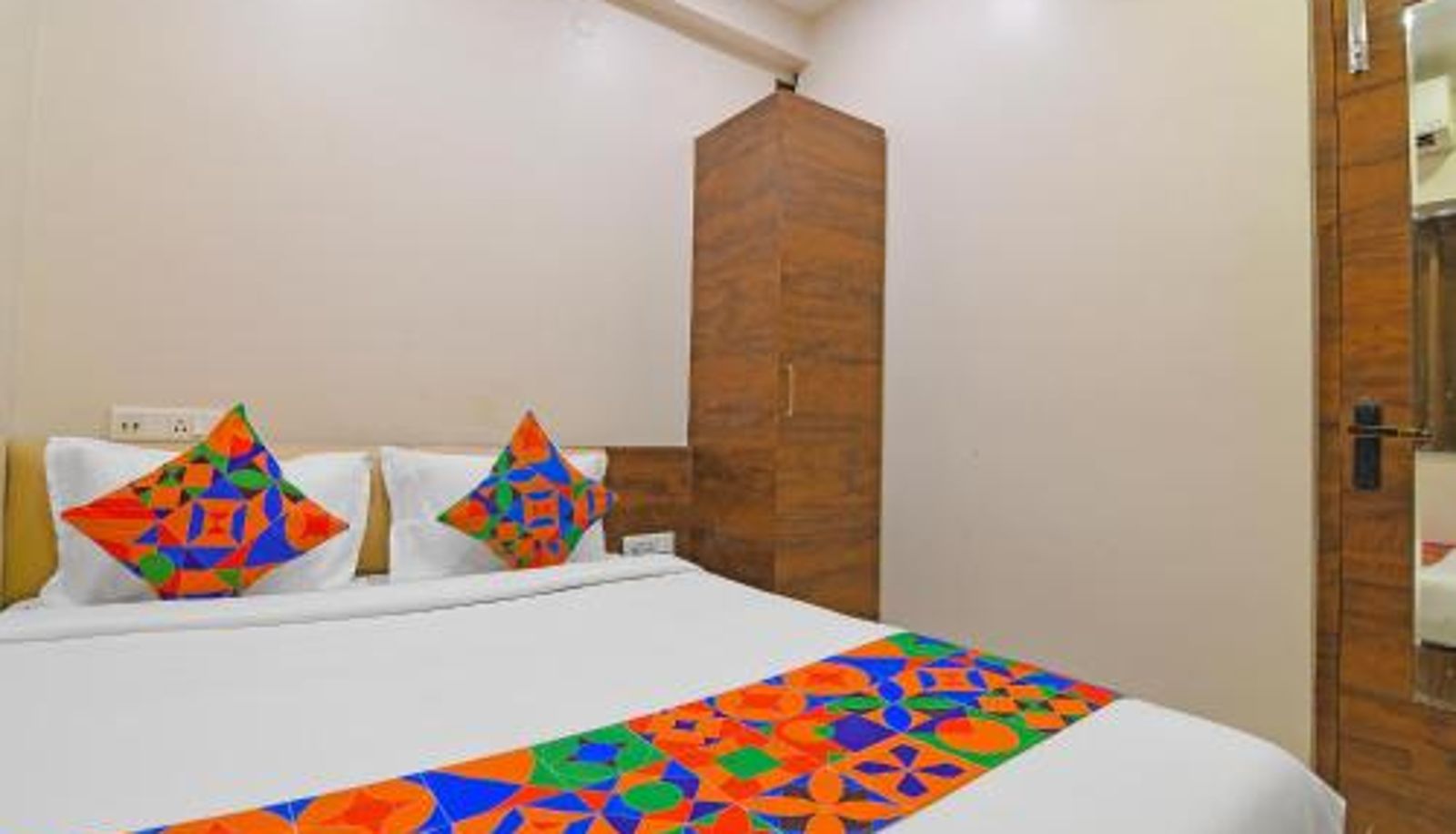 Zimmer - FabHotel Dak Plaza
