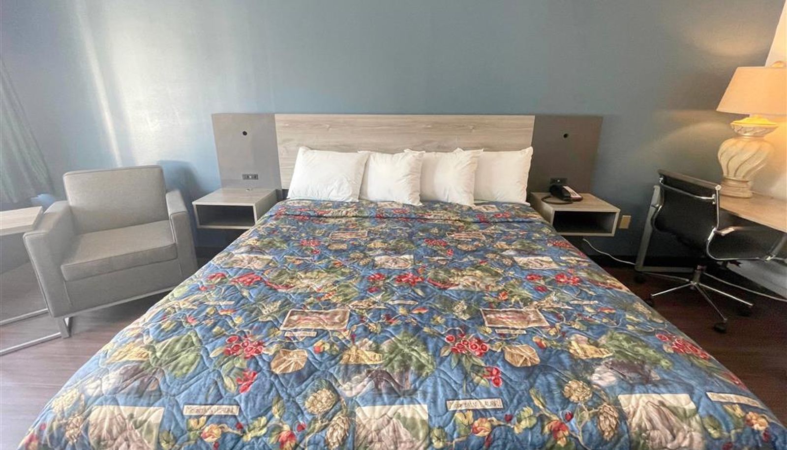 Room - Travelodge by Wyndham Pigeon Forge Dollywood Lane