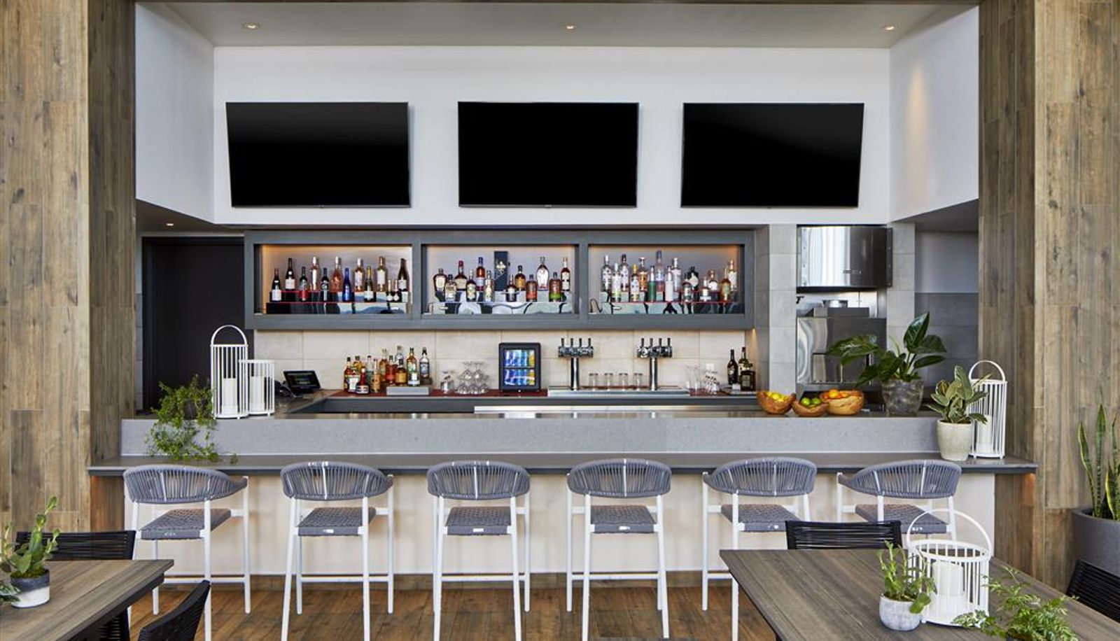 Bar - Embassy Suites by Hilton Nashville Downtown