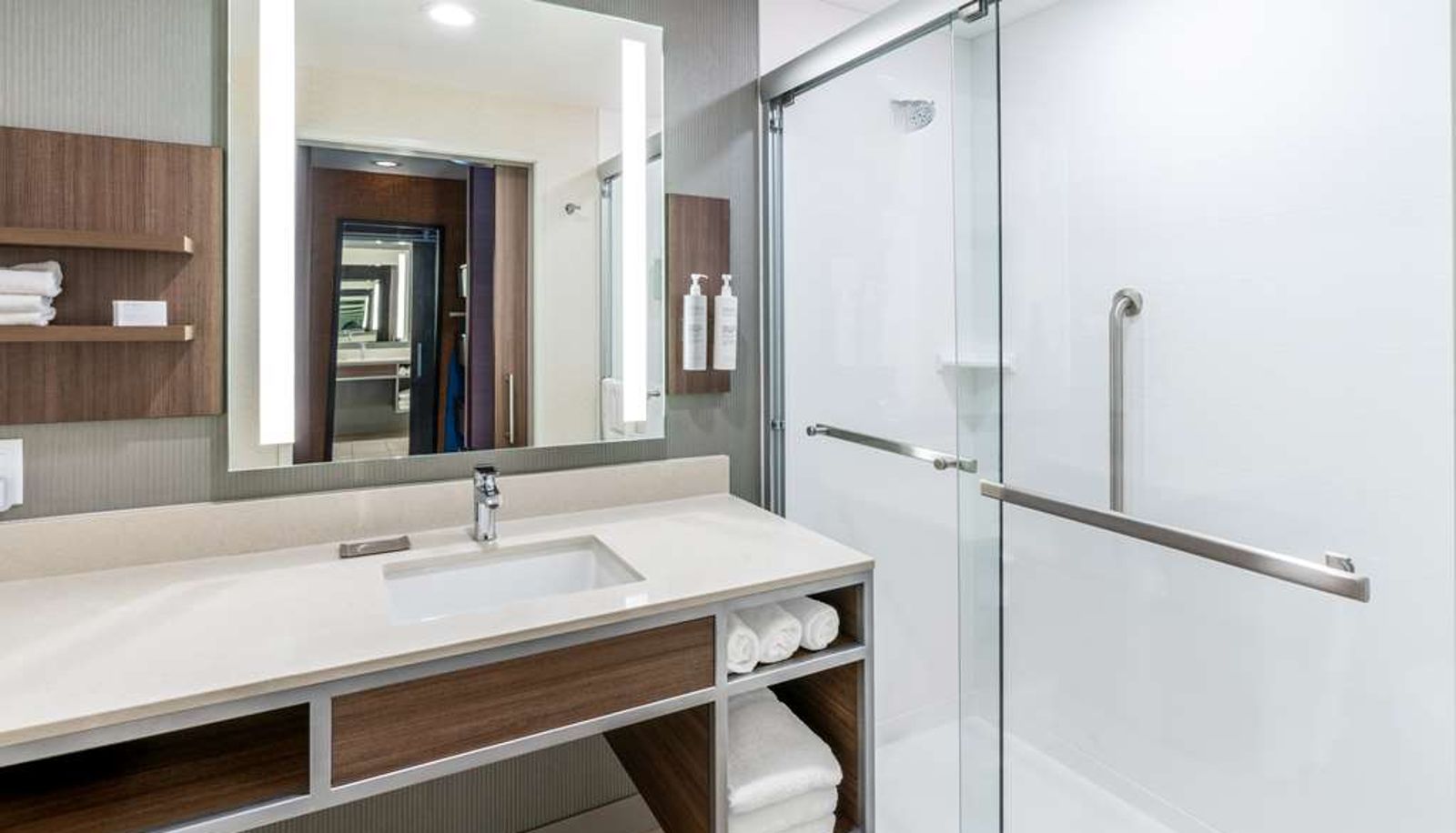 Zimmer - Hilton Garden Inn Trinidad Downtown