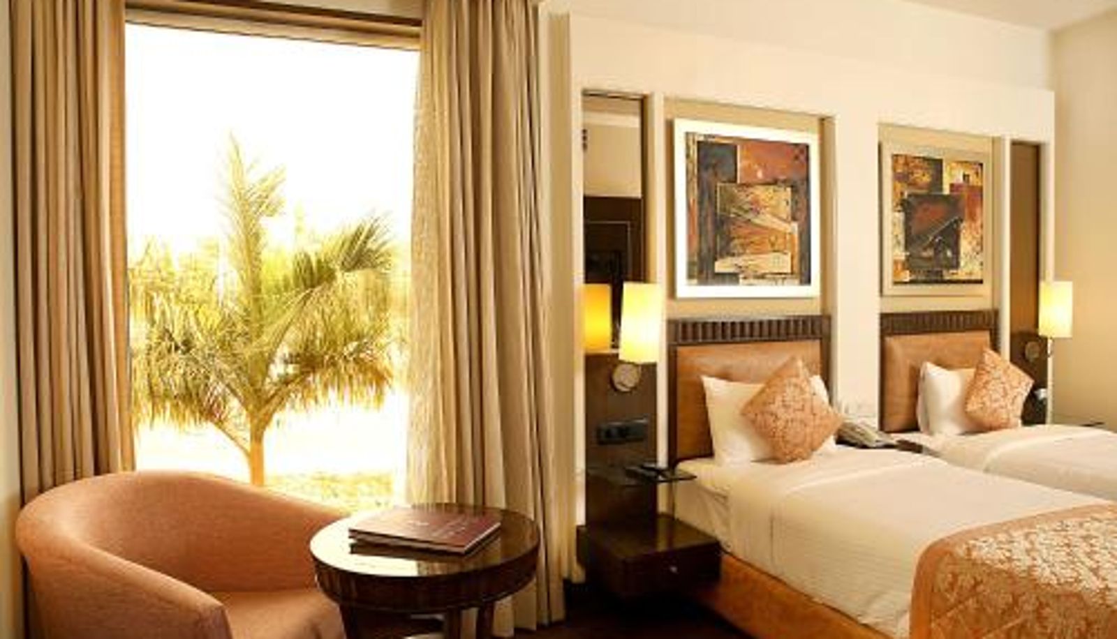 Información - Inde Hotel Signature Tower