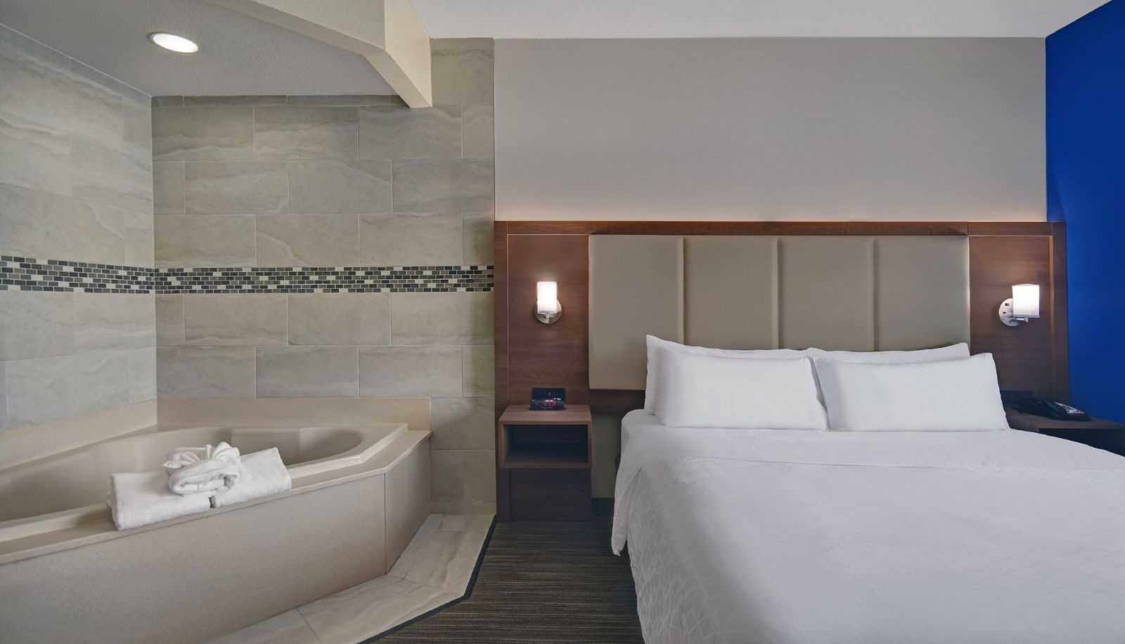 Zimmer - Holiday Inn Express MARSHALL by IHG