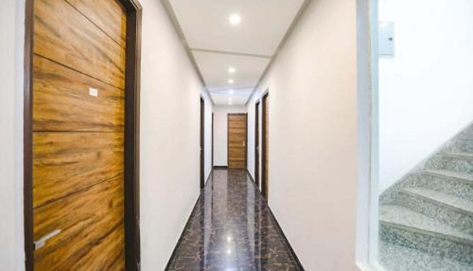 Recepción - FabHotel F9 Sector 19