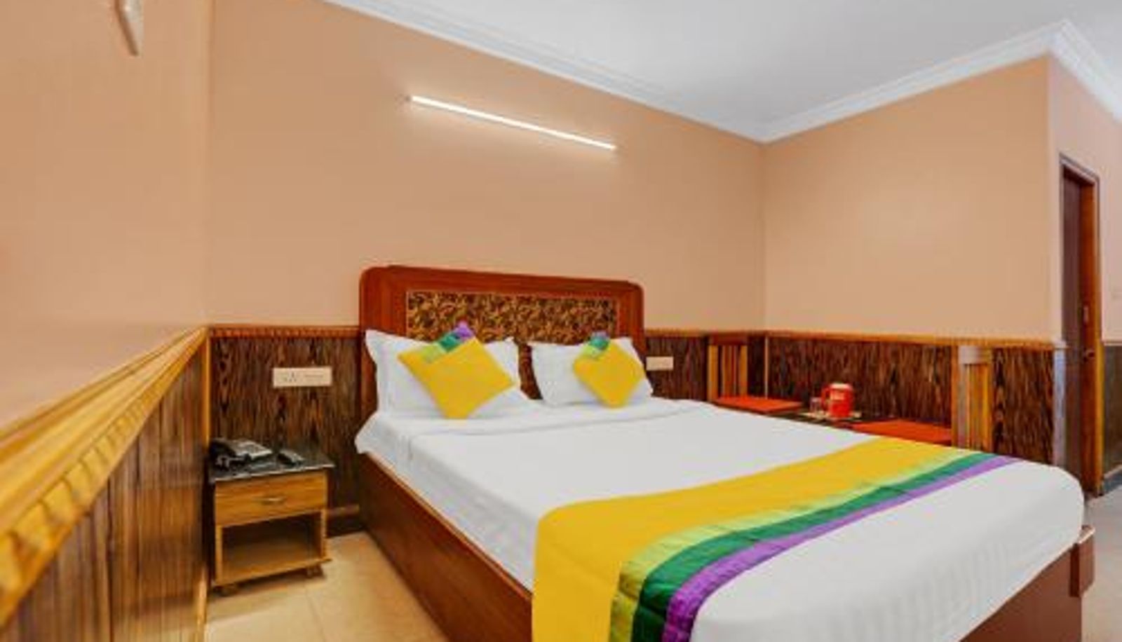 Camera - 1 km from Rose Garden Itsy Hotels Rain Forest