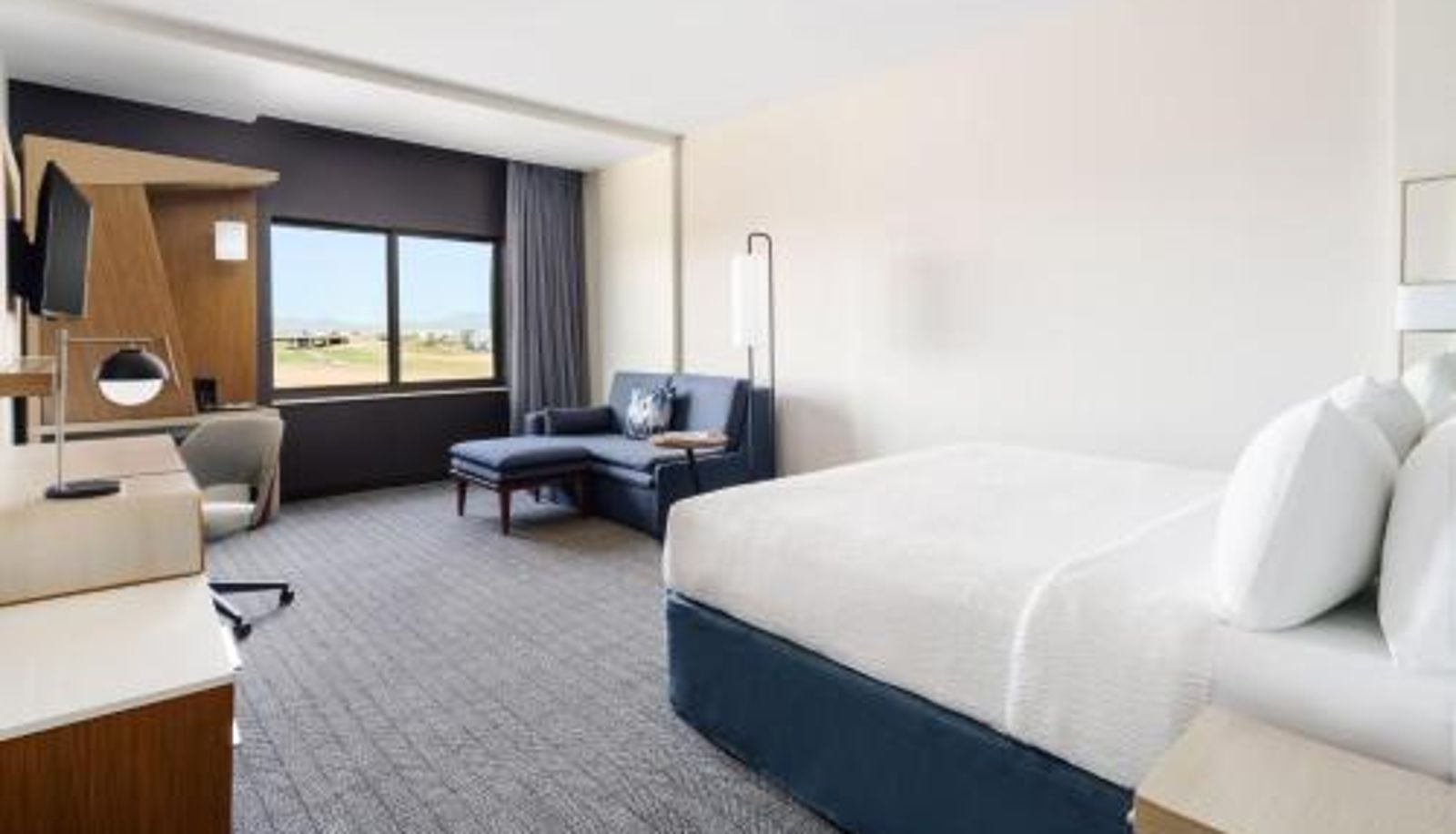 Room - Courtyard by Marriott Phoenix Mesa Gateway Airport