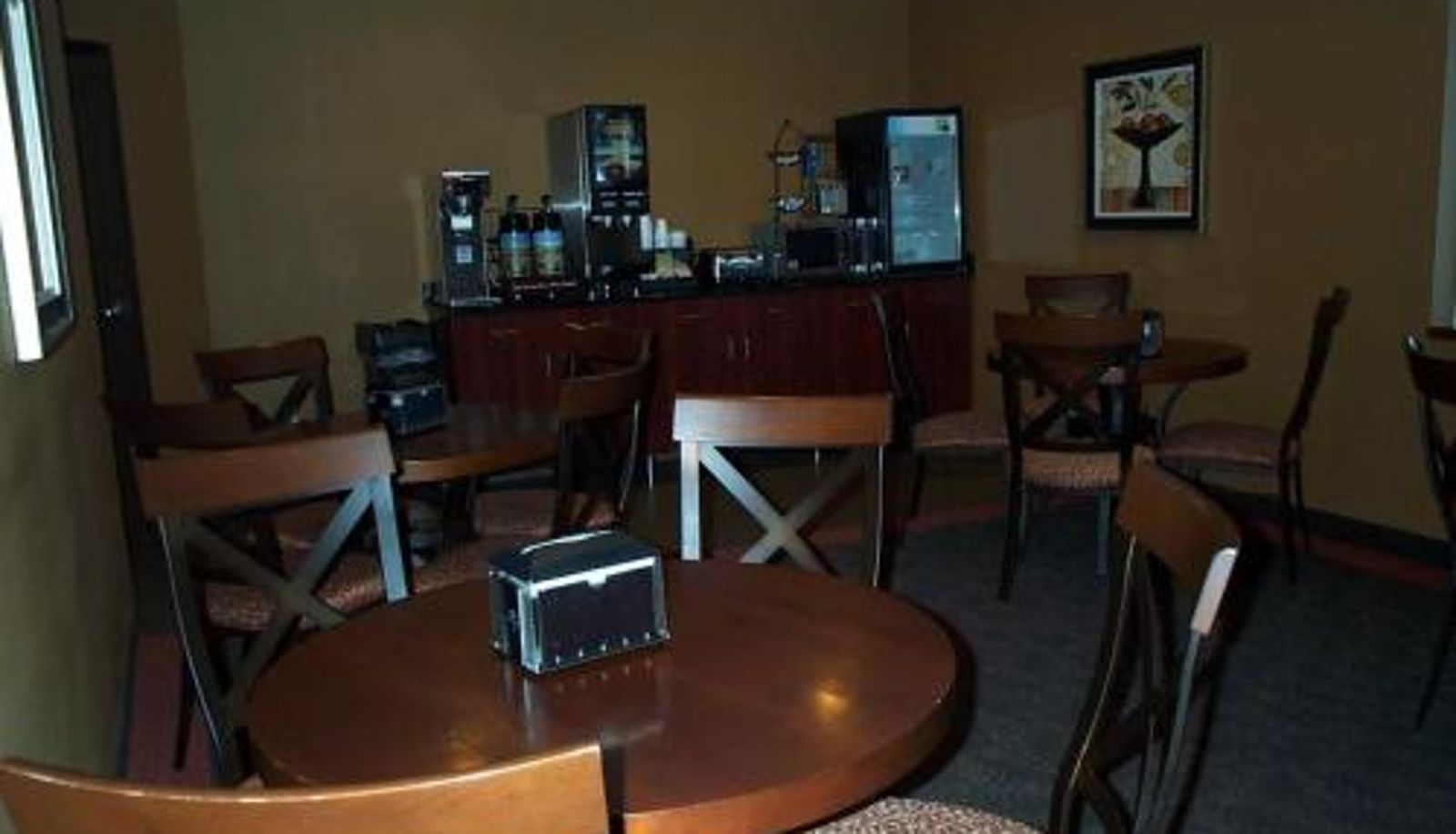 Frühstücksraum innerhalb des Restaurants - Americas Best Value Inn Big Lake Becker