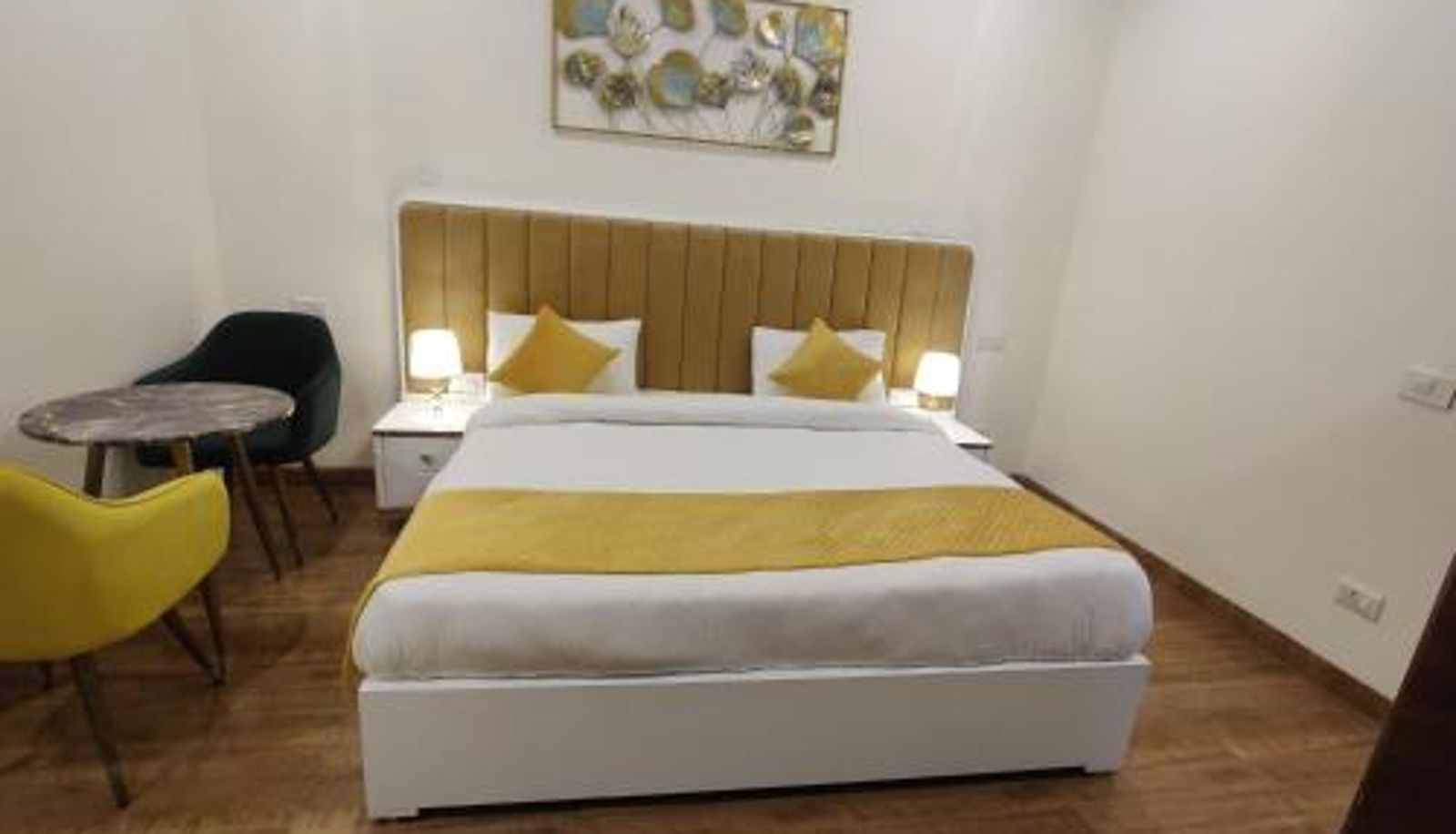 Room - Amahi Inn I Signature Towers