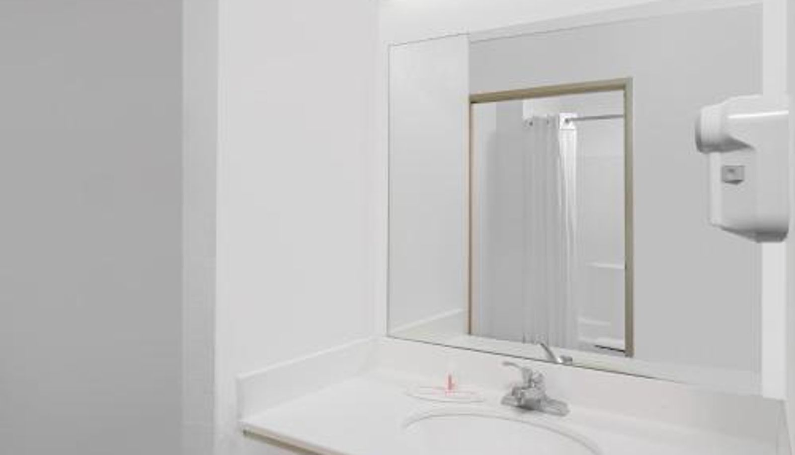 Bagno - Super 8 by Wyndham Three Rivers