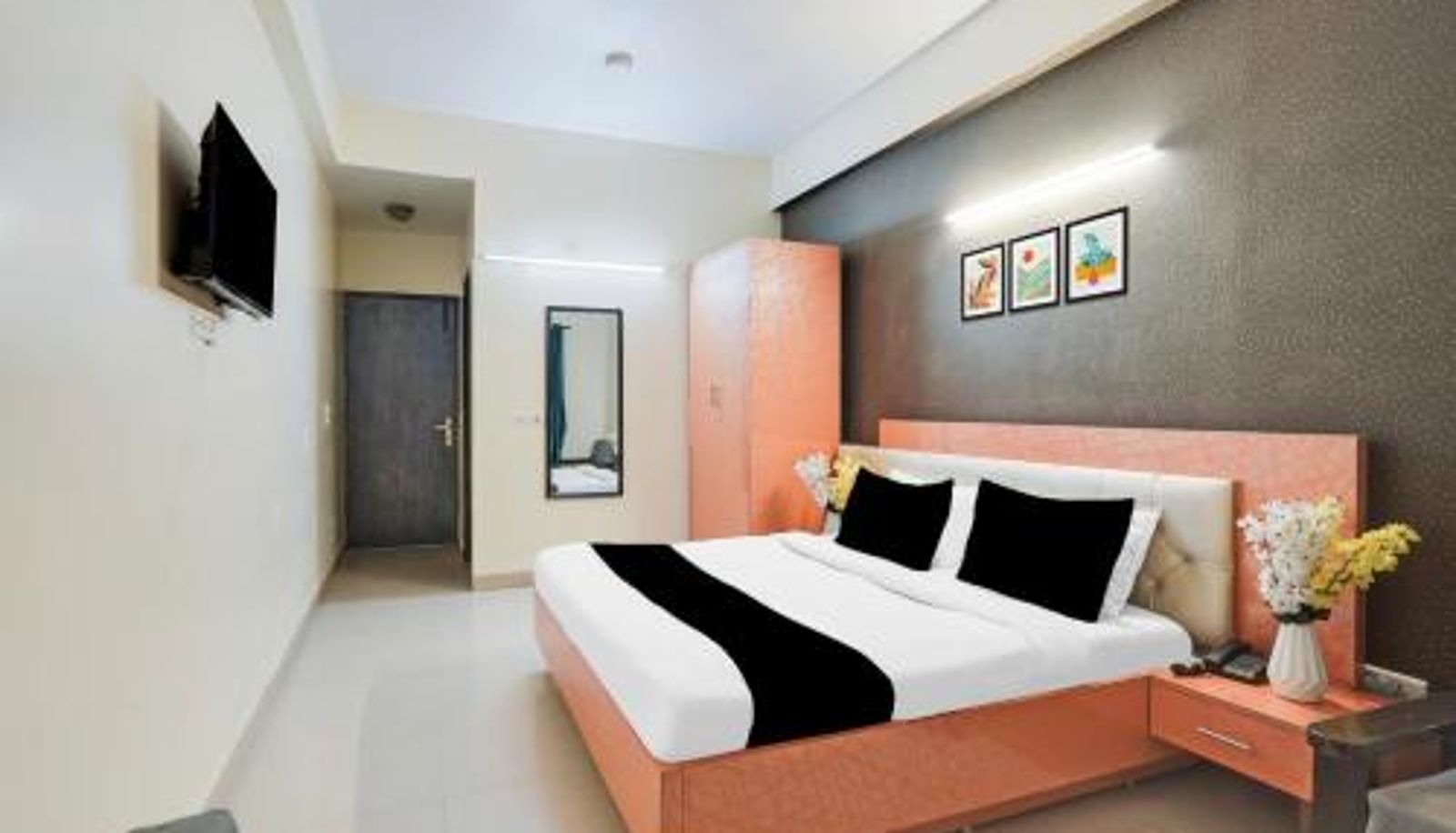 Habitación triple - Super Townhouse Maithli Marg Sector 55 formerly Red Roof