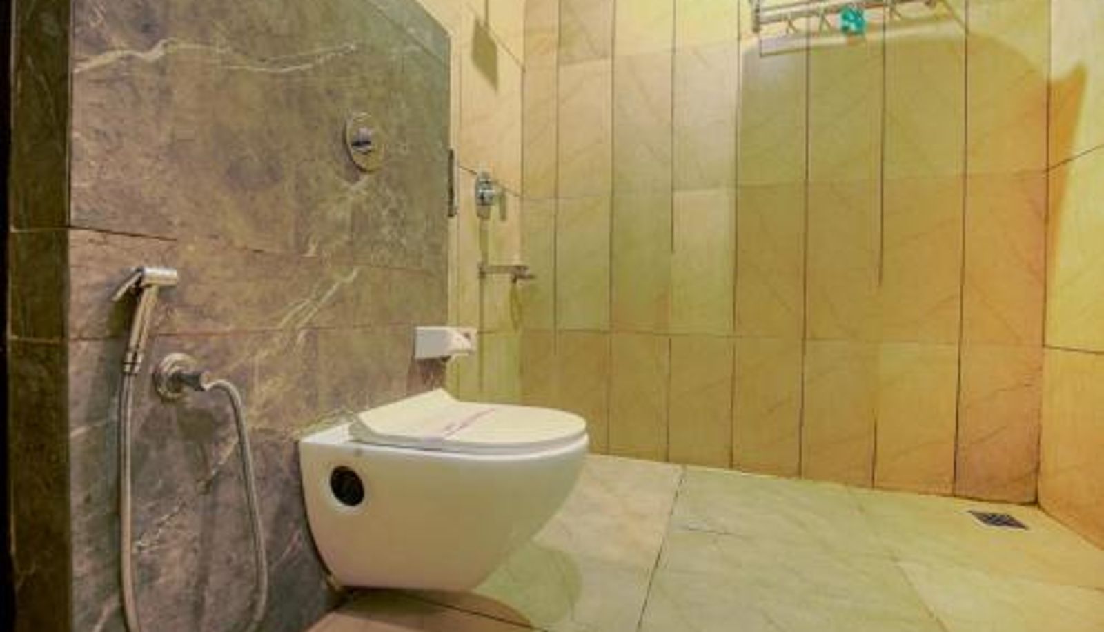 Badezimmer - Near Golden temple Hotel Crown