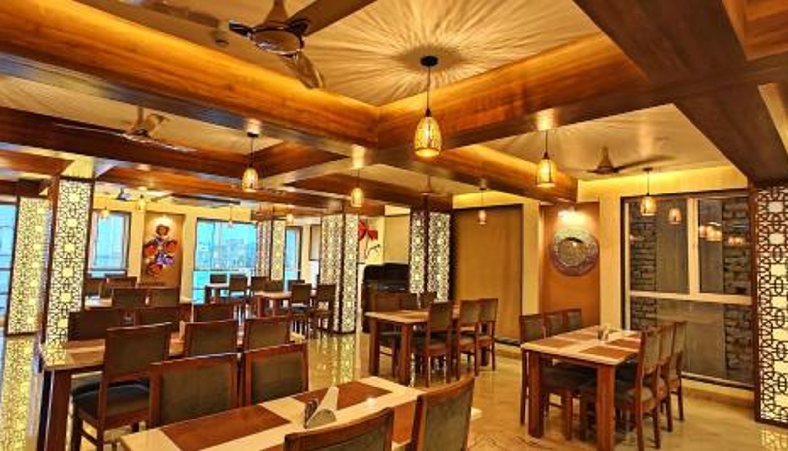 Breakfast room within the restaurant - Opulence Inn - 500 Meters From Railway Station