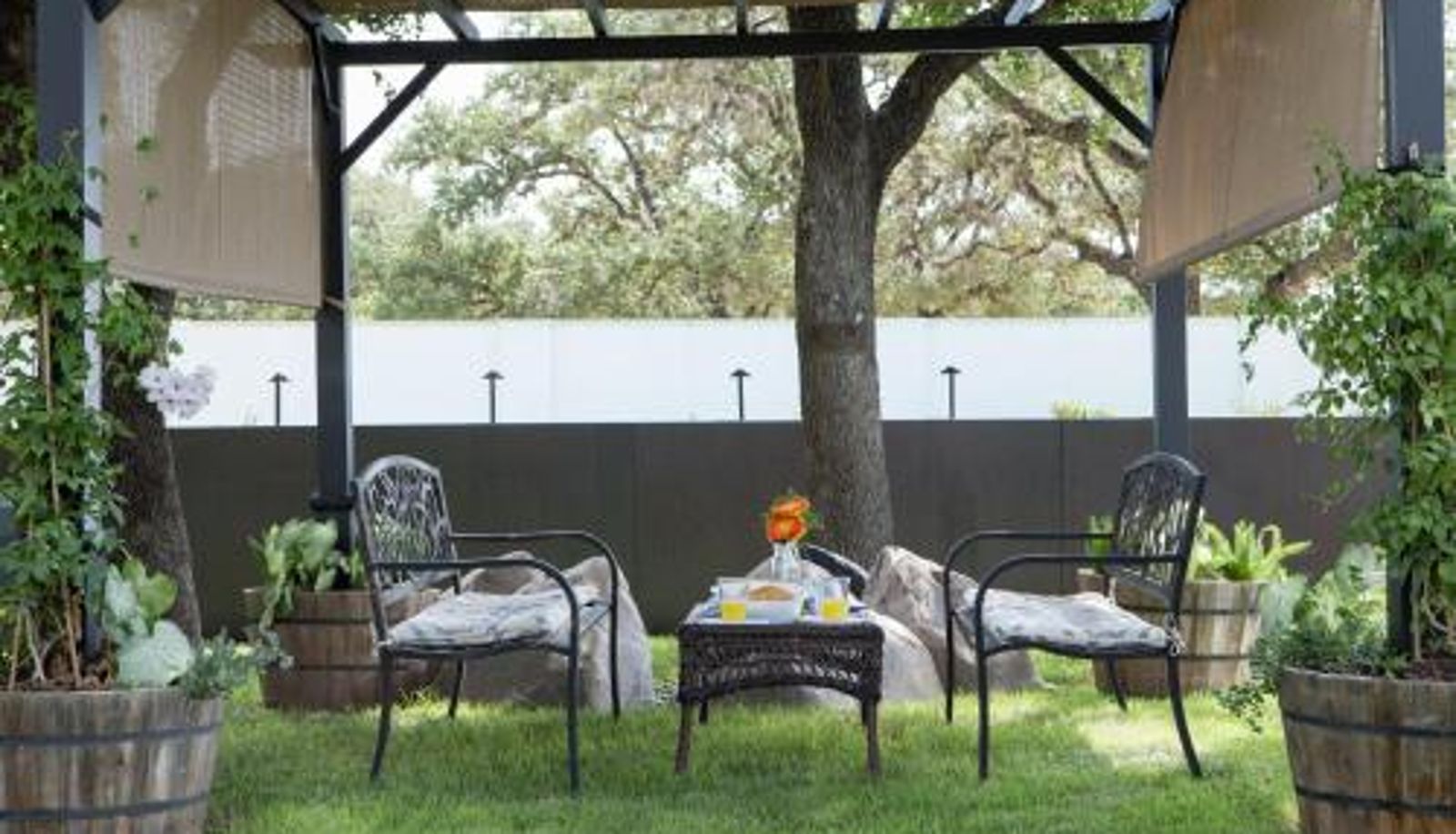 Breakfast room within the restaurant - Hotel Flora and Fauna