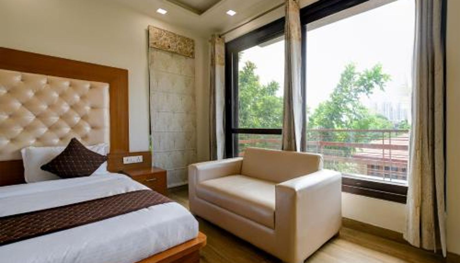 Pokój - Near Golf Course Road and Galleria Market Hotel Leaf 9 Boutique