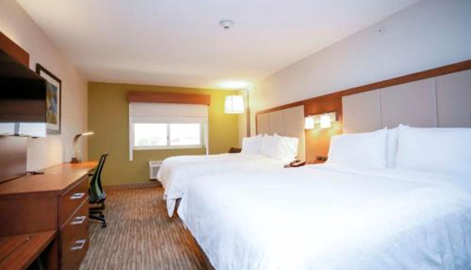 Suite - Holiday Inn Express Hotel & Suites Carlsbad by IHG