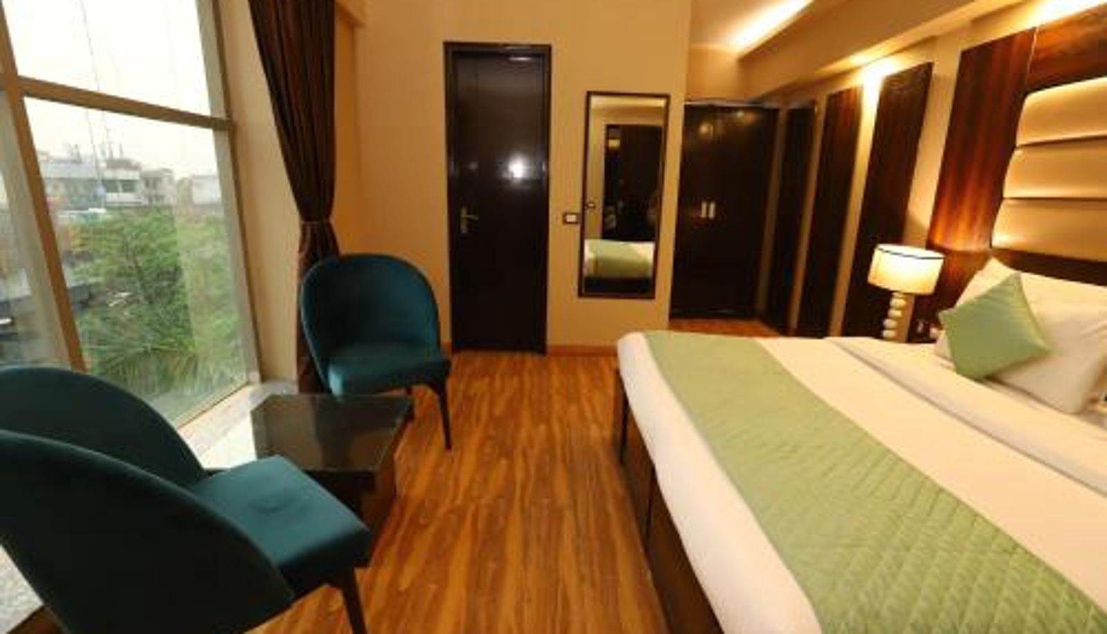 Zimmer - Hotel Palm Grand Naraina New Delhi - Couple Friendly Local IDs Accepted