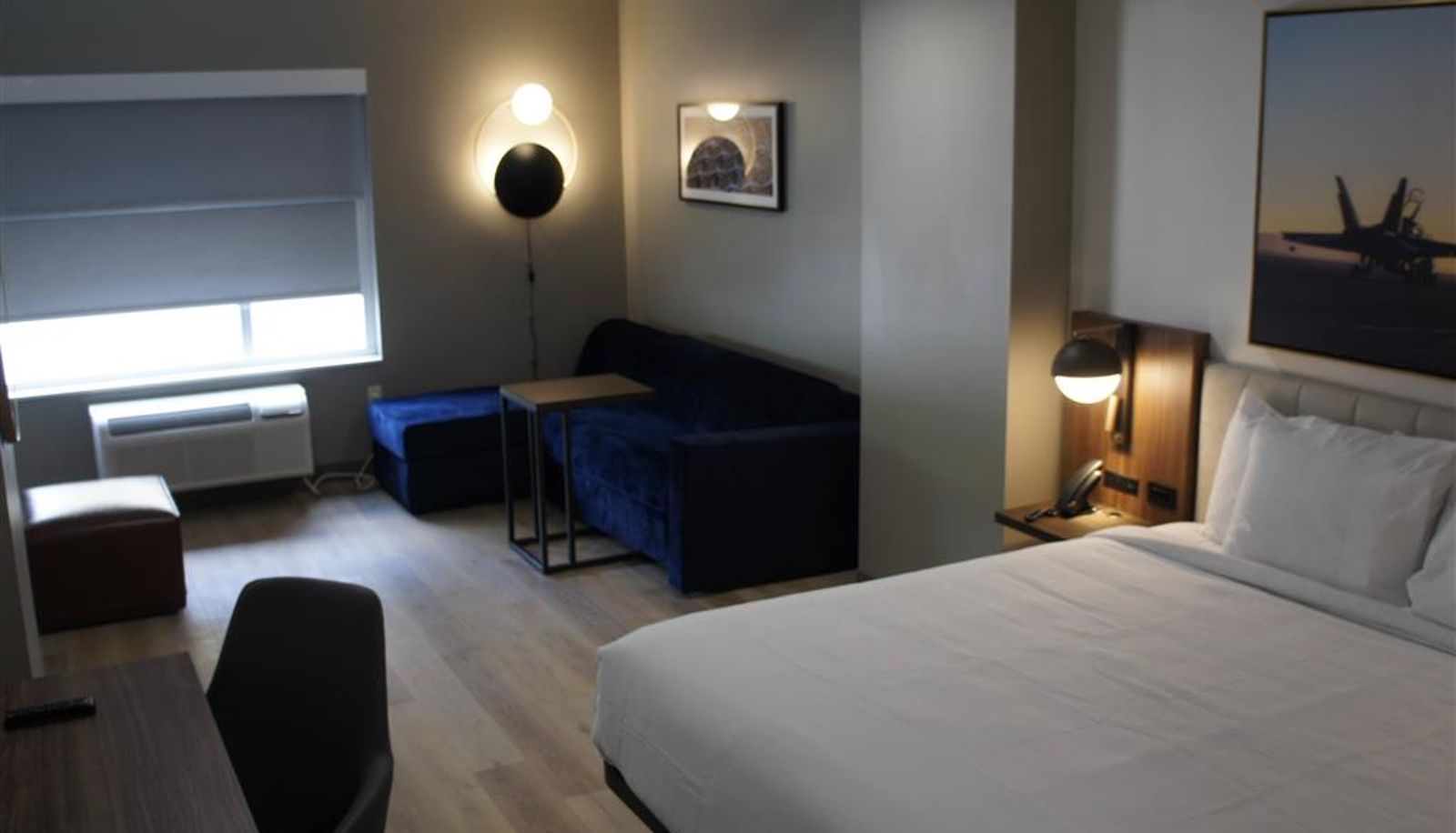 Zimmer - La Quinta Inn & Suites by Wyndham Manchester / Arnold AFB