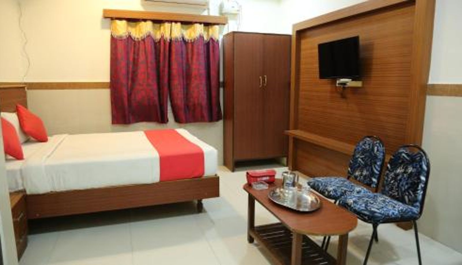 Zimmer - Kumaran Millenium Residency