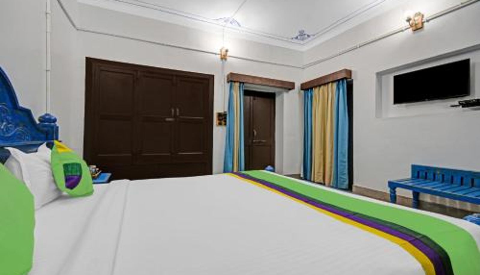Info - Near Fateh Sagar Lake Treebo The Regal House
