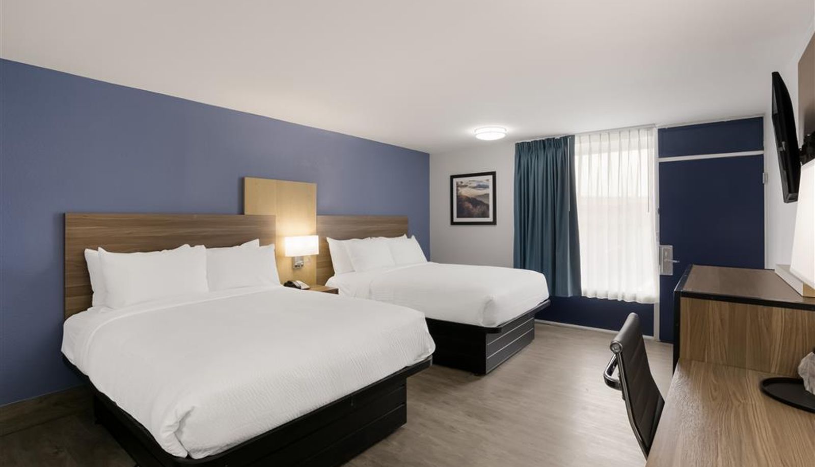 Room - SureStay Plus by Best Western Pigeon Forge